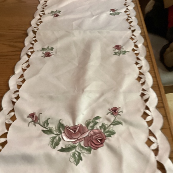 Embroidered Rose Tablerunner - Picture 1 of 4